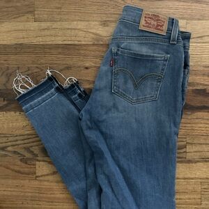 Levi's Women's Skinny Jeans in Blue